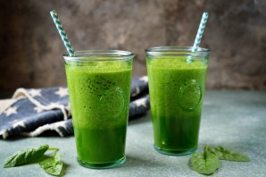 Смузи из шпината и сельдерея Смузи из шпината и сельдерея