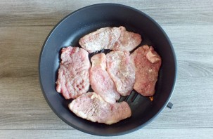 Свинина с крыжовником