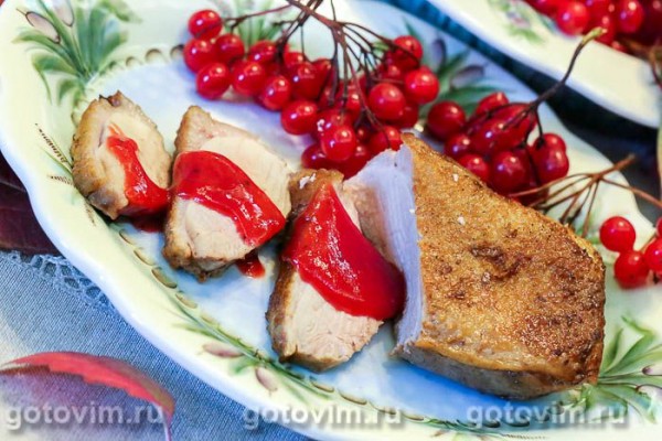 Утиные грудки с соусом из калины Утиные грудки с соусом из калины
