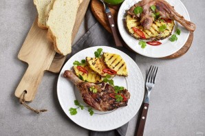 Утка с ананасами