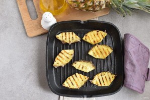 Утка с ананасами