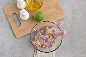 Утка с ананасами