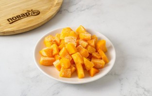 Запеченная тыква с яблоками