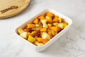 Запеченная тыква с яблоками