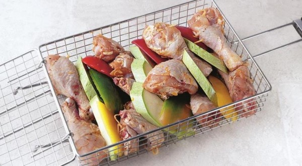 Ассорти куриных ножек и крылышек с овощами, пошаговый рецепт с фото