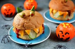 Бургер "Зубастый монстр" Бургер "Зубастый монстр"