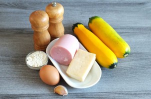 Чебуреки из кабачков с ветчиной и сыром