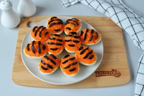 Фаршированные яйца "Тигровые"