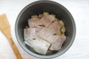 Филе судака с картофелем в мультиварке