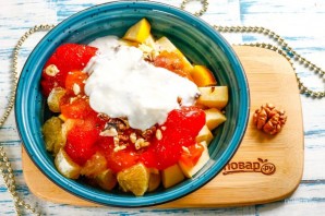 Фруктовый салат с йогуртом