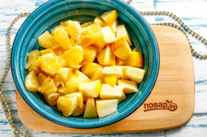 Фруктовый салат с йогуртом