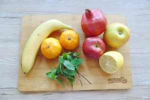 Фруктовый салат с мятой