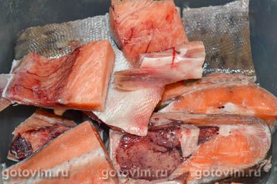 Горбуша на овощной подушке в мультиварке