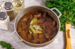 Говяжьи щечки с ризотто из сельдерея