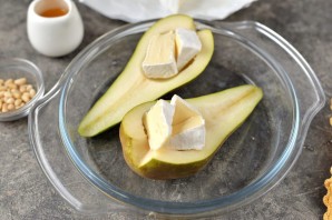 Груши с сыром "Камамбер" в духовке Груши с сыром "Камамбер" в духовке