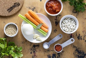 Грузинский суп из фасоли с овощами Грузинский суп из фасоли с овощами