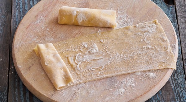 Как приготовить домашние яичные тальятелле, пошаговый рецепт с фото Как приготовить домашние яичные тальятелле, пошаговый рецепт с фото