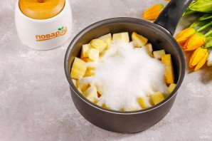 Карамельный торт "Яблоки на снегу"