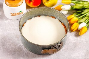 Карамельный торт "Яблоки на снегу"