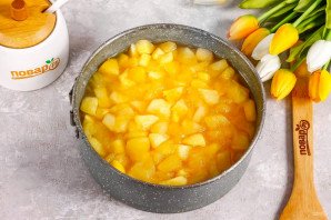 Карамельный торт "Яблоки на снегу"