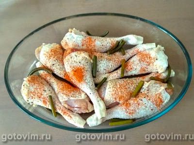 Куриные голени с овощной стружкой из кабачков Куриные голени с овощной стружкой из кабачков