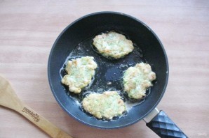 Куриные оладьи с брокколи