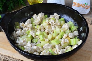 Макароны с фаршем и кабачками