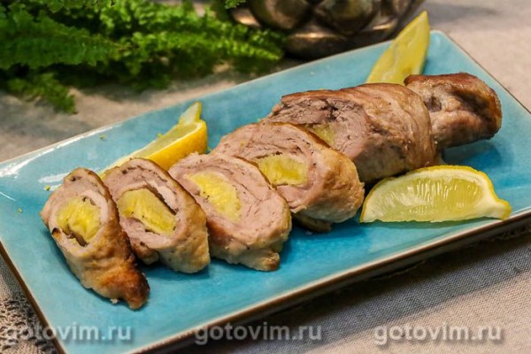 Мясные рулетики с бананами