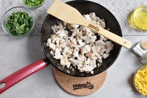 Омлет с курицей и кукурузой