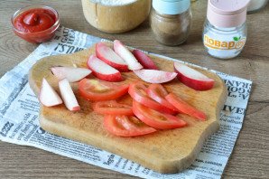 Пицца с курицей и персиками