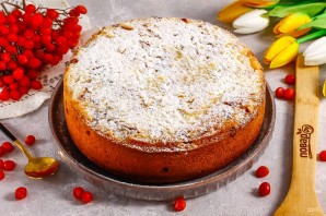 Пирог с калиной и яблоками