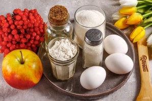 Пирог с калиной и яблоками