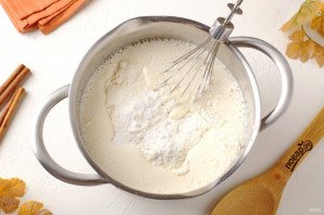 Пирог с тыквой и яблоками в мультиварке