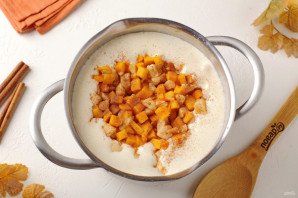 Пирог с тыквой и яблоками в мультиварке