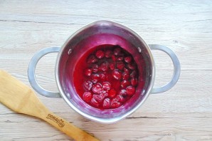 Пирог с вишней и абрикосами