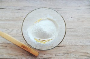 Пирог с вишней и абрикосами