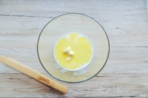 Пирог с вишней и абрикосами