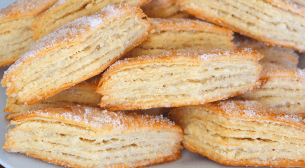 Простое и вкусное слоеное печенье на кефире, пошаговый рецепт с фото Простое и вкусное слоеное печенье на кефире, пошаговый рецепт с фото