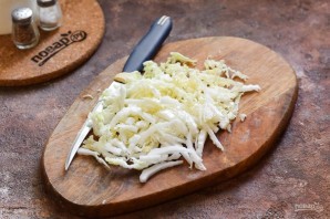 Салат с копченой курицей и огурцом