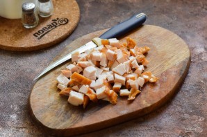 Салат с копченой курицей и огурцом