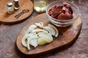 Салат с печенью и брокколи Салат с печенью и брокколи