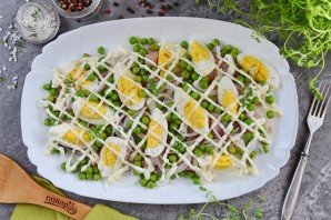 Салат со скумбрией
