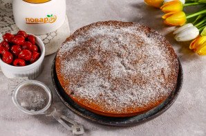 Шоколадная шарлотка с вишней