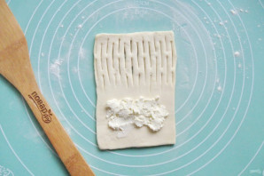 Слойки с творогом и абрикосами