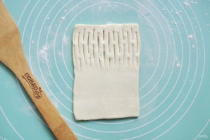 Слойки с творогом и абрикосами