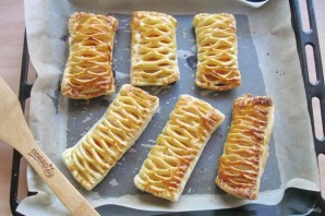 Слойки с творогом и абрикосами