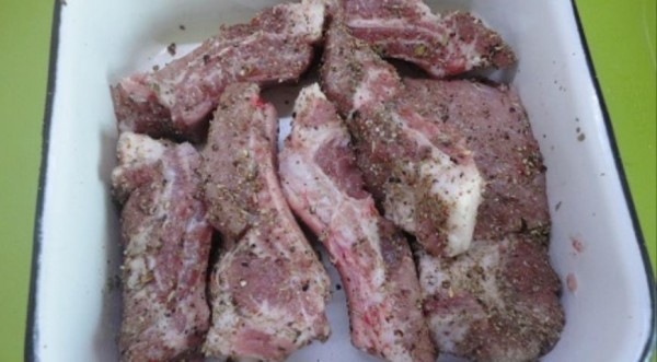 Свиные ребрышки в квашеной капусте, пошаговый рецепт с фото Свиные ребрышки в квашеной капусте, пошаговый рецепт с фото