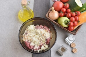 Тефтели с овощами в мультиварке