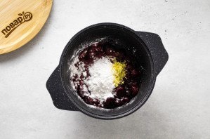 Вегетарианский пирог с вишней