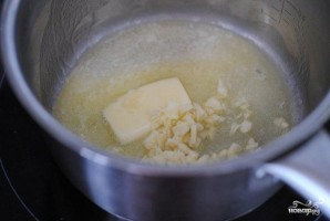 Запеченная форель под чесночным соусом Запеченная форель под чесночным соусом